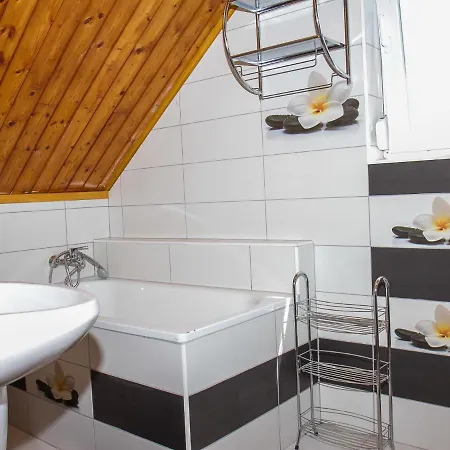 Holiday Home Balaton H451 * 巴拉顿凯赖斯图尔