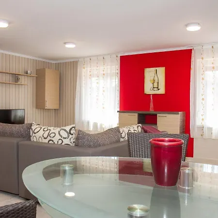 度假居 Holiday Home Balaton H451 *
