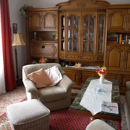 Holiday Home Balaton H451 度假居 巴拉顿凯赖斯图尔